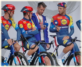 Teampräsentation bei der D-Tour 2025