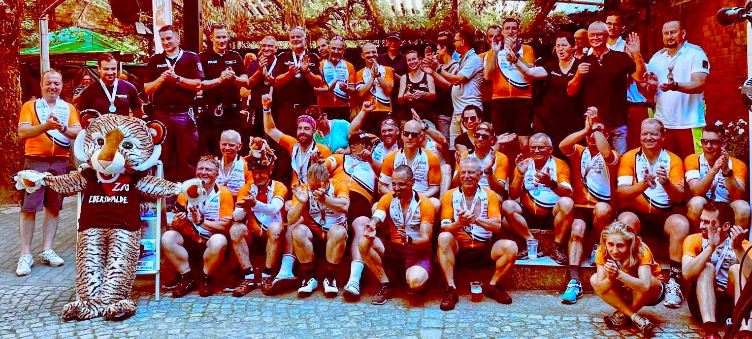 Gruppenfoto der Teilnehmer der 20. Tigerradtour